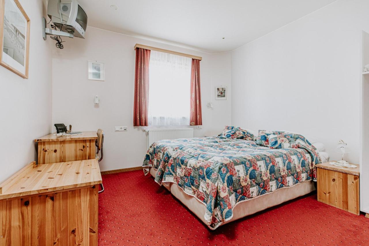 Narfastadir Guesthouse Laugar Kültér fotó
