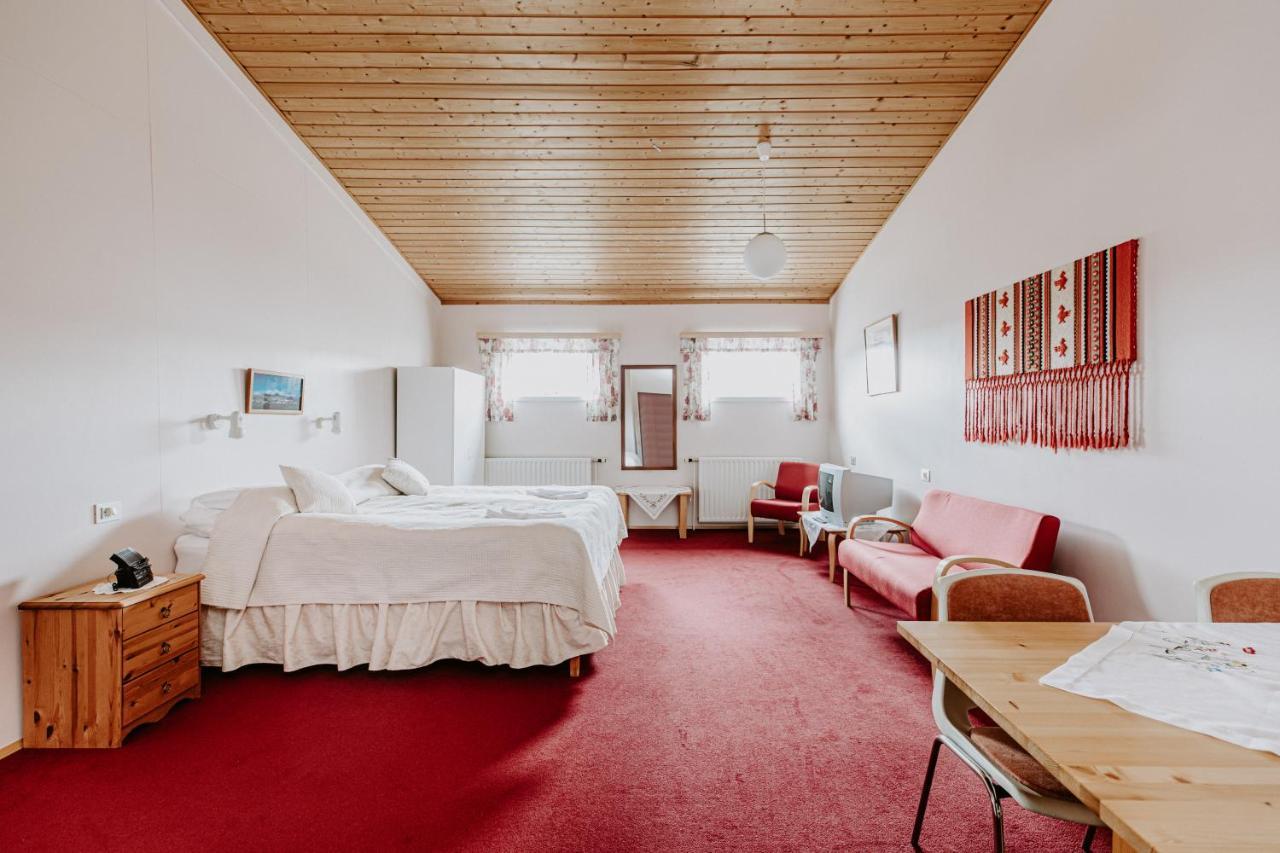 Narfastadir Guesthouse Laugar Kültér fotó